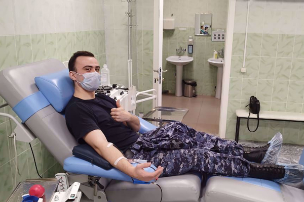 Столичные росгвардейцы сдали около 70 литров донорской крови